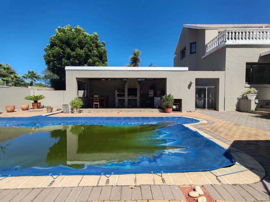 7 Bedroom Property for Sale in Walmer Eastern Cape